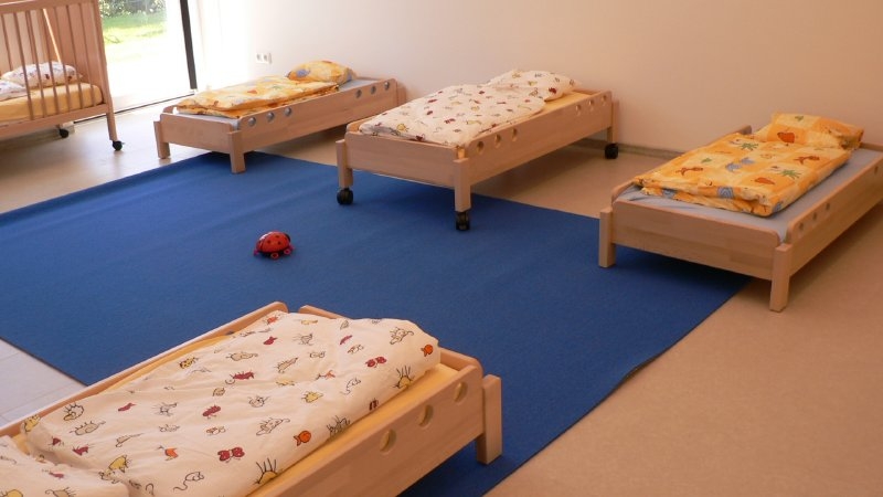 Die Kinder haben nach bedarf die Möglichkeit zu schlafen oder sich auszuruhen. 